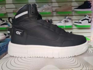 Zapatillas Negra casual  deportiva  talla 41