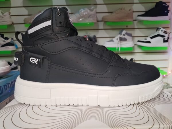 Zapatillas Negra casual  deportiva  talla 41